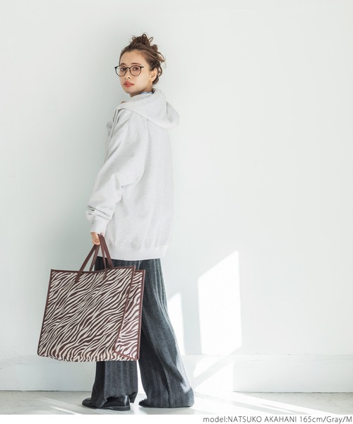 coca（coca）（コカ）の「たっぷりシルエット裏起毛ジップアップパーカー（パーカー・レディース・ブラック/グレー・M/L）」の7枚目の写真