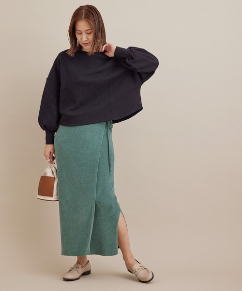 SALON adam et rope'（サロン アダム エ ロペ）の「【WEB限定】袖ボリュームクロップドプルオーバー（Tシャツ/カットソー・レディース・ブラック/ブルー系その他4/イエロー・FREE）」の16枚目の写真