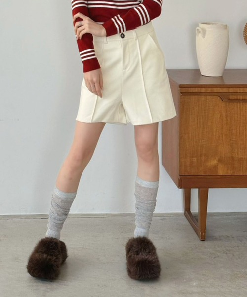 Jewelobe(ジュエローブ)の「ピンタックピーチ起毛ショートパンツ(その他パンツ・レディース・アイボリー/ブラック/チャコールグレー・S/M)」の16枚目の写真