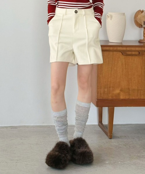 Jewelobe(ジュエローブ)の「ピンタックピーチ起毛ショートパンツ(その他パンツ・レディース・アイボリー/ブラック/チャコールグレー・S/M)」の17枚目の写真