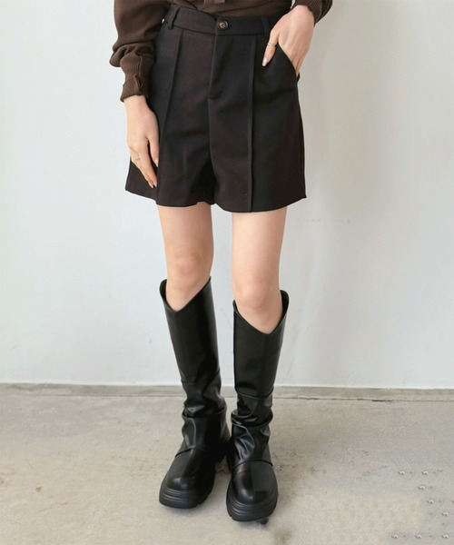 Jewelobe(ジュエローブ)の「ピンタックピーチ起毛ショートパンツ(その他パンツ・レディース・アイボリー/ブラック/チャコールグレー・S/M)」の7枚目の写真