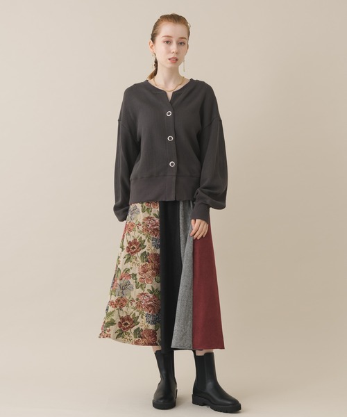CLOCHE(クロシェ)の「cloche ラゲットリブカーディガン(カーディガン/ボレロ・レディース・チャコールグレー/アイボリー/ブルー・FREE)」の22枚目の写真