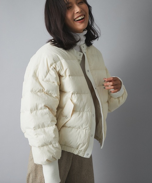 RIVE DROITE(リヴドロワ)の「どんなスタイリングにも合わせやすい ナイロンワッシャーダウンブルゾン(ダウンジャケット/コート・レディース・オフホワイト/カーキ・FREE)」の5枚目の写真