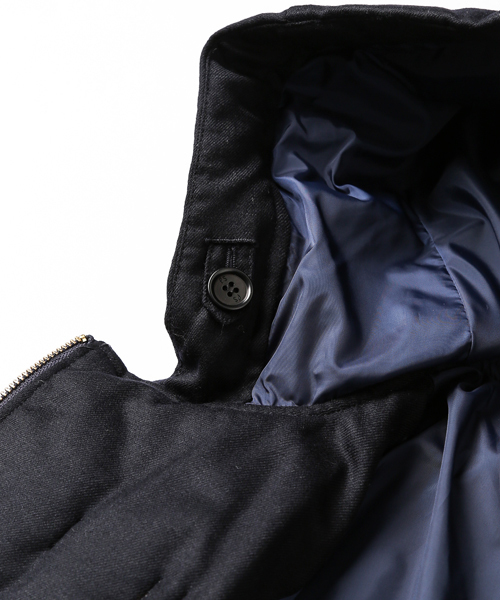 Paul Smith（ポールスミス）の「DOWN DUFFLE JACKET / 243348 795LDC（ダウンジャケット/コート・メンズ・ネイビー/ベージュ・MEDIUM/X-LARGE/SMALL/LARGE）」の5枚目の写真