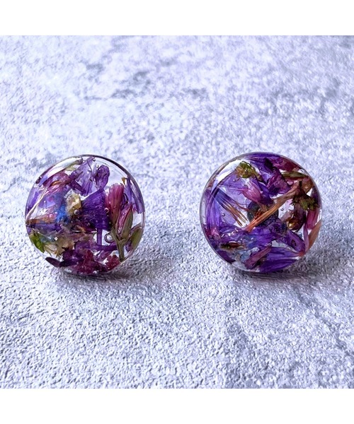 tone（トーン）の「【Willija】金属アレルギー対応《花景》フラワーピアス大(MA)（ピアス（両耳用）・レディース・ホワイト/パープル/ブルー/パープル系その他2/ライム/ローズ/アクア/ロイヤルブルー/バイオレット/レッド/ブラック/グリーン/オレンジ/ゴールド/シルバー・FREE）」の9枚目の写真