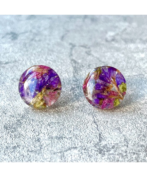 tone（トーン）の「【Willija】金属アレルギー対応《花景》フラワーピアス大(MA)（ピアス（両耳用）・レディース・ホワイト/パープル/ブルー/パープル系その他2/ライム/ローズ/アクア/ロイヤルブルー/バイオレット/レッド/ブラック/グリーン/オレンジ/ゴールド/シルバー・FREE）」の10枚目の写真