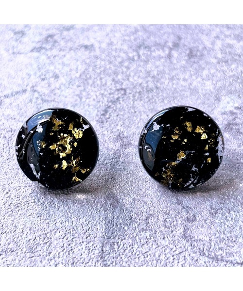 tone（トーン）の「【Willija】金属アレルギー対応《花景》フラワーピアス大(MA)（ピアス（両耳用）・レディース・ホワイト/パープル/ブルー/パープル系その他2/ライム/ローズ/アクア/ロイヤルブルー/バイオレット/レッド/ブラック/グリーン/オレンジ/ゴールド/シルバー・FREE）」の2枚目の写真