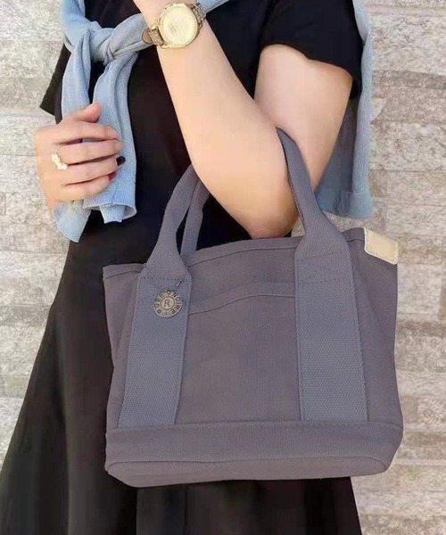 florist（フローリスト）の「【2size展開】収納仕切り付きキャンバスミニトートバッグ（トートバッグ・レディース・カーキ/ピンク/グレー/ホワイト×ブラック/ホワイト/ライトグリーン/ブラック/ネイビー/ライトグレー/ブラウン/アイボリー/マジェンタ・FREE/S）」の6枚目の写真