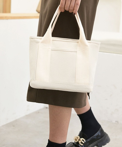 florist（フローリスト）の「【2size展開】収納仕切り付きキャンバスミニトートバッグ（トートバッグ・レディース・カーキ/ピンク/グレー/ホワイト×ブラック/ホワイト/ライトグリーン/ブラック/ネイビー/ライトグレー/ブラウン/アイボリー/マジェンタ・FREE/S）」の3枚目の写真