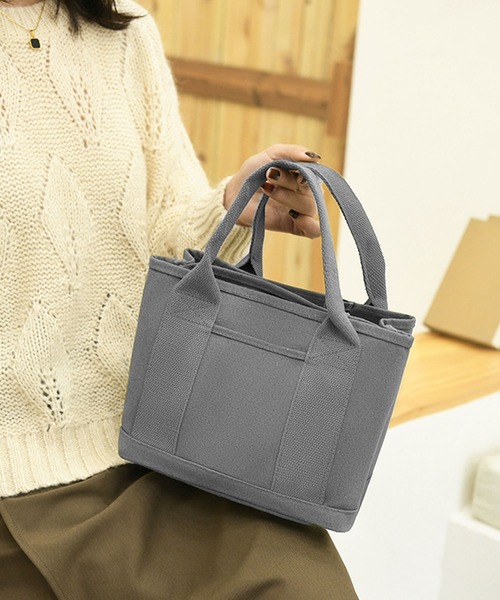 florist（フローリスト）の「【2size展開】収納仕切り付きキャンバスミニトートバッグ（トートバッグ・レディース・カーキ/ピンク/グレー/ホワイト×ブラック/ホワイト/ライトグリーン/ブラック/ネイビー/ライトグレー/ブラウン/アイボリー/マジェンタ・FREE/S）」の5枚目の写真