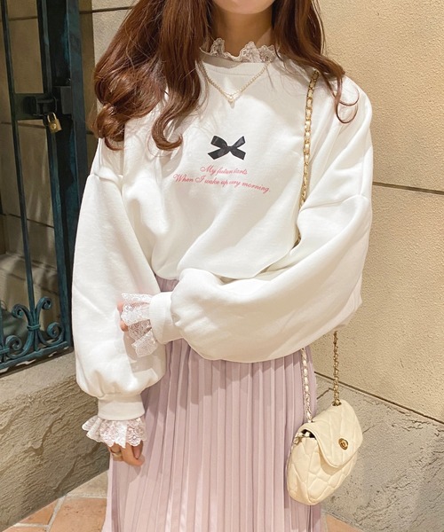 apres jour(アプレジュール)の「レースレイヤードスウェット【ZOZOTOWN限定アイテム】(スウェット・レディース・ブラック/杢グレー/オフホワイト・X-LARGE/フリー)」の1枚目の写真