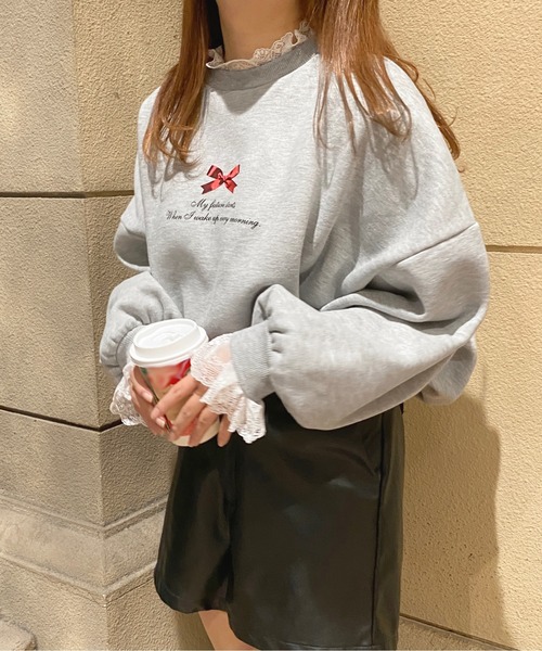 apres jour(アプレジュール)の「レースレイヤードスウェット【ZOZOTOWN限定アイテム】(スウェット・レディース・ブラック/杢グレー/オフホワイト・X-LARGE/フリー)」の5枚目の写真