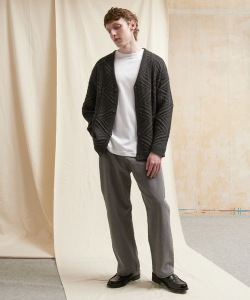 EMMA CLOTHES(エマクローズ)の「ジオメトリックジャガード編みドロップショルダールーズニットカーディガン EMMA CLOTHES(カーディガン/ボレロ・メンズ・グリーン/ブラック/アイボリー・M/L)」の5枚目の写真