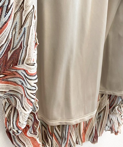 Q(キュー)の「パターン柄 プリーツスカート(スカート・レディース・オレンジ系その他/グリーン系その他・MEDIUM)」の4枚目の写真