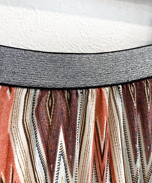 Q(キュー)の「パターン柄 プリーツスカート(スカート・レディース・オレンジ系その他/グリーン系その他・MEDIUM)」の3枚目の写真