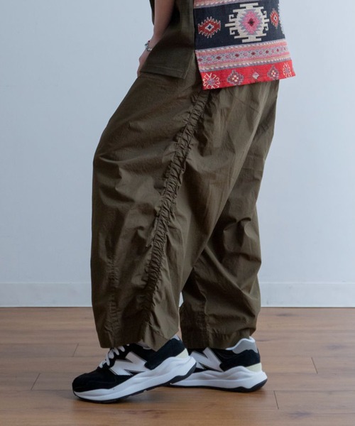 Universal Style Wear（ユニバーサルスタイルウェア）の「Universal Style Wear テーパード バズーカ パンツ（カーゴパンツ・メンズ・ブラック/グレー/オフホワイト/カーキ・MEDIUM/LARGE/X-LARGE）」の4枚目の写真