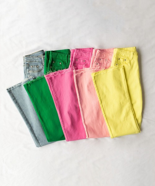 me+em select（ミームセレクト）の「※【 選べる4サイズ／5色展開 】カットオフハイウエストセミフレアカラーデニム（デニムパンツ・レディース・ピンク/ブルー/スモークピンク/イエロー/グリーン・SMALL/LARGE/X-LARGE/MEDIUM）」の12枚目の写真