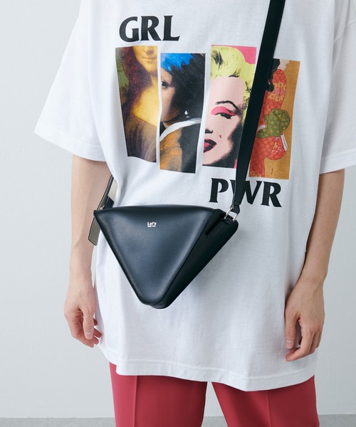 Lui's（ルイス）の「トライアングルバッグ（ショルダーバッグ・メンズ・ブラック/グレー/キャメル・FREE）」の7枚目の写真