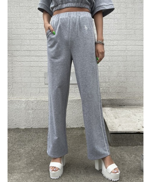 EGOIST（エゴイスト）の「EG刺繍パイピングラインワイドパンツ（スウェットパンツ・レディース・ピンク/グレー/ホワイト/ブラック・FREE）」の13枚目の写真