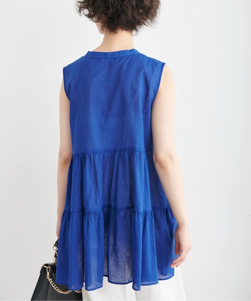 FREE'S MART（フリーズマート）の「◆ノースリーブティアードチュニックブラウス（シャツ/ブラウス・レディース・ブラック/ホワイト/ブルー・SMALL/MEDIUM）」の6枚目の写真