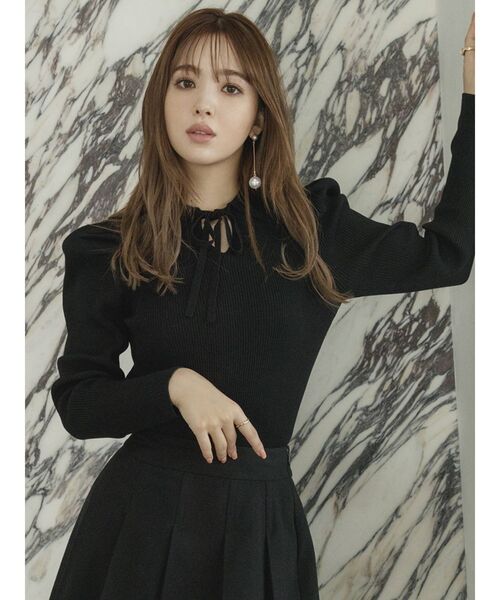 CALNAMUR（カルナムール）の「パワーショルダーニット（ニット