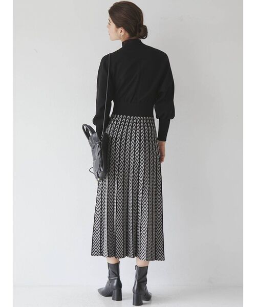 LAGUNAMOON（ラグナムーン）の「カッティングフォルム巾着バッグ（ハンドバッグ・レディース・アイボリー/ブラック・FREE）」の4枚目の写真