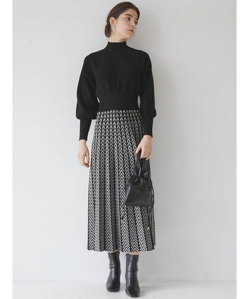 LAGUNAMOON（ラグナムーン）の「カッティングフォルム巾着バッグ（ハンドバッグ・レディース・アイボリー/ブラック・FREE）」の7枚目の写真