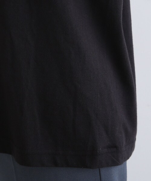 INDIVI(インディヴィ)の「【WORLD for the World】ロゴプリント ロングTシャツ(Tシャツ/カットソー・レディース・ブラック/ホワイト・38/13/05)」の9枚目の写真