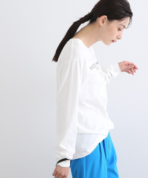 INDIVI(インディヴィ)の「【WORLD for the World】ロゴプリント ロングTシャツ(Tシャツ/カットソー・レディース・ブラック/ホワイト・38/13/05)」の16枚目の写真