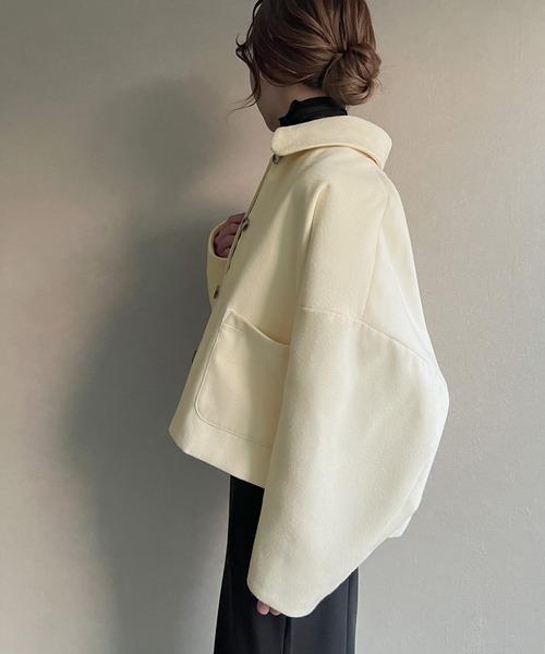 JUNOAH(ジュノア)の「コクーンスリーブショートコート(ステンカラーコート・レディース・アイボリー/ブラック/モカ・MEDIUM/LARGE/X-LARGE)」の17枚目の写真