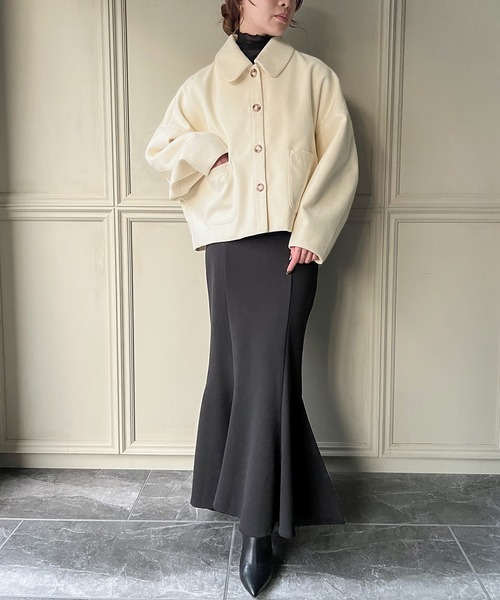 JUNOAH(ジュノア)の「コクーンスリーブショートコート(ステンカラーコート・レディース・アイボリー/ブラック/モカ・MEDIUM/LARGE/X-LARGE)」の6枚目の写真