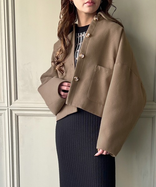 JUNOAH(ジュノア)の「コクーンスリーブショートコート(ステンカラーコート・レディース・アイボリー/ブラック/モカ・MEDIUM/LARGE/X-LARGE)」の11枚目の写真