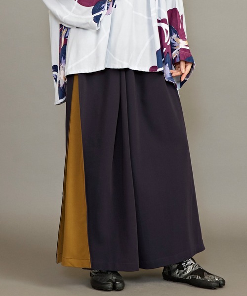 カヤ（カヤ）の「【カヤ】隠れ色 袴風ワイドパンツ（その他パンツ・レディース・スミクロ/ネイビー/グリーン/アイボリー・FREE）」の4枚目の写真