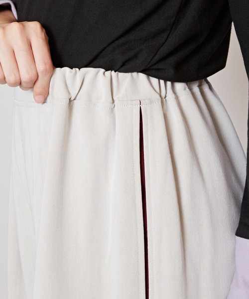 カヤ（カヤ）の「【カヤ】隠れ色 袴風ワイドパンツ（その他パンツ・レディース・スミクロ/ネイビー/グリーン/アイボリー・FREE）」の12枚目の写真