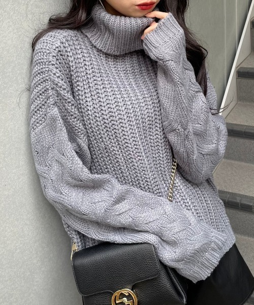 OLUPIC（オルピック）の「OLUPIC/【WEB限定】ケーブル袖ローゲージニット（ニット/セーター・レディース・ブラック/ベージュ/グレー・FREE）」の3枚目の写真