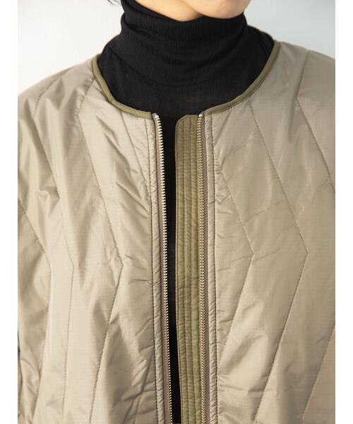 koe（コエ）の「リップストップ縦キルトコート（ノーカラーコート・レディース・グレイッシュベージュ/ライトカーキ・FREE）」の10枚目の写真