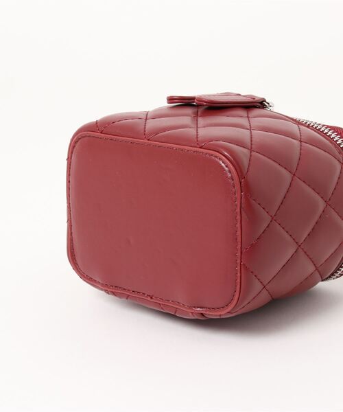 KOBE LETTUCE（コウベレタス）の「キルティングミニチェーンバッグ（ショルダーバッグ・レディース・ブラック/アイボリー/キャメル/レッド・FREE）」の17枚目の写真