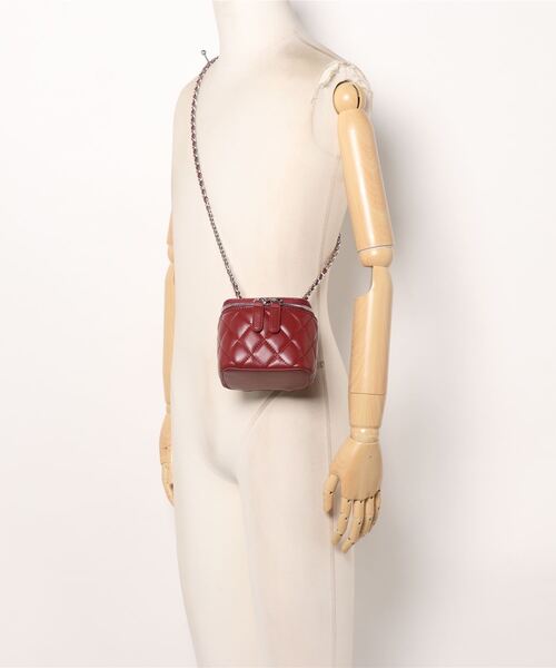 KOBE LETTUCE（コウベレタス）の「キルティングミニチェーンバッグ（ショルダーバッグ・レディース・ブラック/アイボリー/キャメル/レッド・FREE）」の20枚目の写真