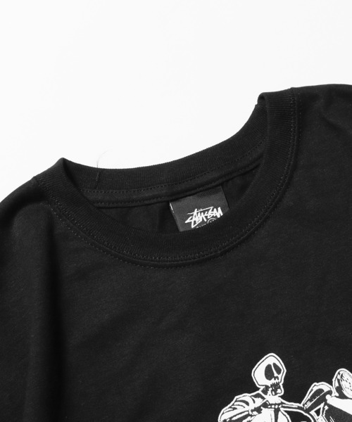 STUSSY(ステューシー)の「STUSSY/ステューシー SKULL SCOOTER TEE 半袖Tシャツ(Tシャツ/カットソー・メンズ・ホワイト/ブラック・S/M/XL/L)」の4枚目の写真