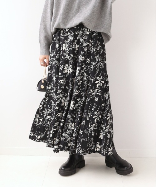 JOURNAL STANDARD relume（ジャーナルスタンダード　レリューム）の「《追加》ブラックフローラルマーメイドスカート（スカート・レディース・ホワイト/グリーン・FREE）」の2枚目の写真