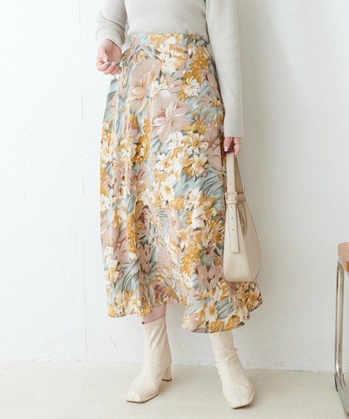 natural couture（ナチュラルクチュール）の「アソート柄フレアスカート（スカート・レディース・イエロー/ブラック/ブルー/ライトベージュ・FREE）」の2枚目の写真