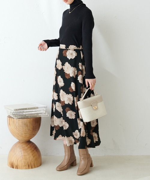 natural couture（ナチュラルクチュール）の「アソート柄フレアスカート（スカート・レディース・イエロー/ブラック/ブルー/ライトベージュ・FREE）」の3枚目の写真