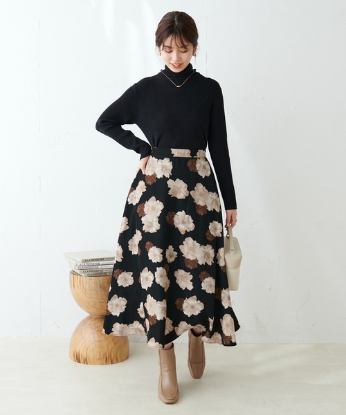 natural couture（ナチュラルクチュール）の「アソート柄フレアスカート（スカート・レディース・イエロー/ブラック/ブルー/ライトベージュ・FREE）」の5枚目の写真