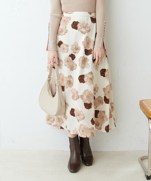 natural couture（ナチュラルクチュール）の「アソート柄フレアスカート（スカート・レディース・イエロー/ブラック/ブルー/ライトベージュ・FREE）」の17枚目の写真