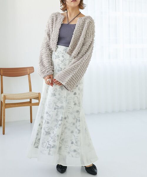 MAJESTIC LEGON（マジェスティックレゴン）の「ミニループショートカーデ（カーディガン/ボレロ・レディース・アイボリー/グレイッシュベージュ/ブラック・MEDIUM）」の6枚目の写真
