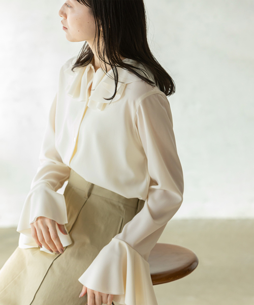Noble（ノーブル）の「ラッフルカラースリーブブラウス（シャツ