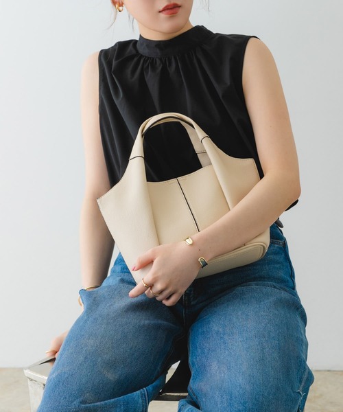 RODE SKO(ロデスコ)の「センターラインミドルバッグ(トートバッグ・レディース・ブラック/ベージュ/オフホワイト/ライトブルー/グリーン系その他・ONE)」の2枚目の写真