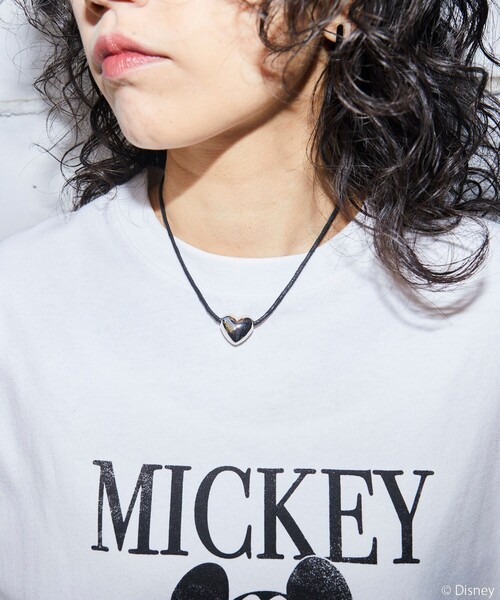 Disney(ディズニー)の「【DISNEY/ディズニー ミッキーマウス】 別注 ビッグシルエット フロントプリントTシャツ【限定展開】(Tシャツ/カットソー・メンズ・ホワイト/ホワイト×ブラック/ネイビー/ブラック・SMALL/MEDIUM/LARGE)」の15枚目の写真