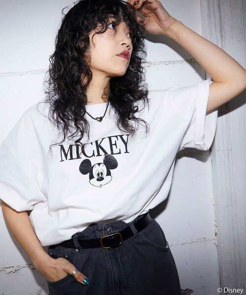 Disney(ディズニー)の「【DISNEY/ディズニー ミッキーマウス】 別注 ビッグシルエット フロントプリントTシャツ【限定展開】(Tシャツ/カットソー・メンズ・ホワイト/ホワイト×ブラック/ネイビー/ブラック・SMALL/MEDIUM/LARGE)」の7枚目の写真