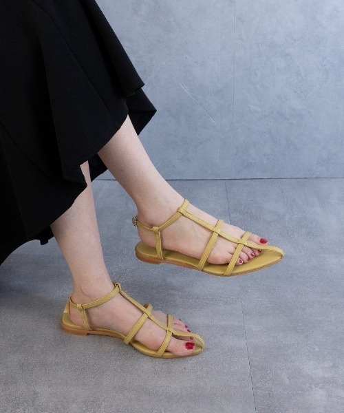 Fabby fabby（ファビィーファビィー）の「ネックベルトストラップフラットサンダル（サンダル・レディース・グリーン/オフホワイト/ブラック/イエロー/ベージュ/シルバー・MEDIUM/SMALL/LARGE）」の5枚目の写真